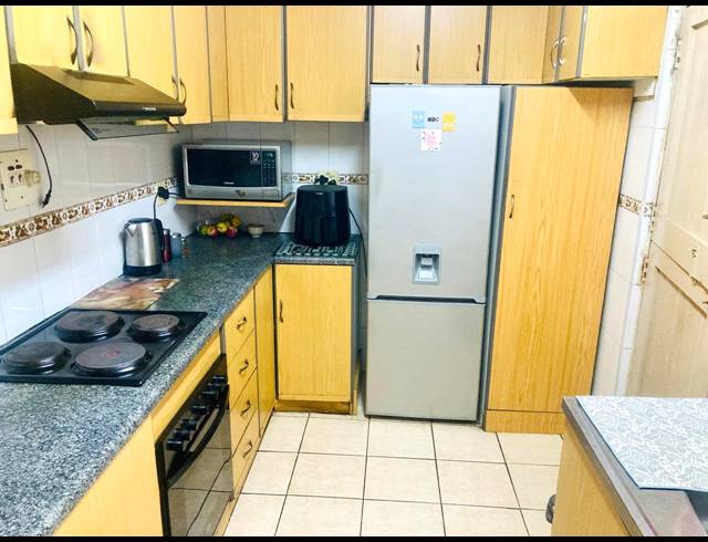3 BEDROOM DUPLEX FOR SALE IN MONTCLAIR